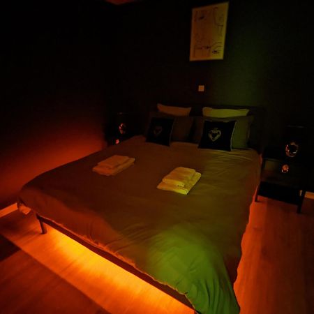 Suite Romantique Jacuzzi Мулен Экстерьер фото