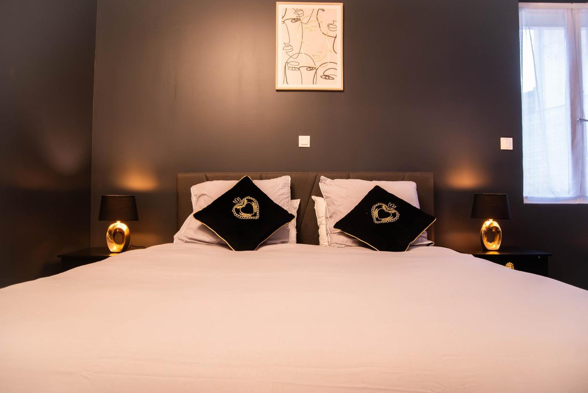 Suite Romantique Jacuzzi Мулен Экстерьер фото
