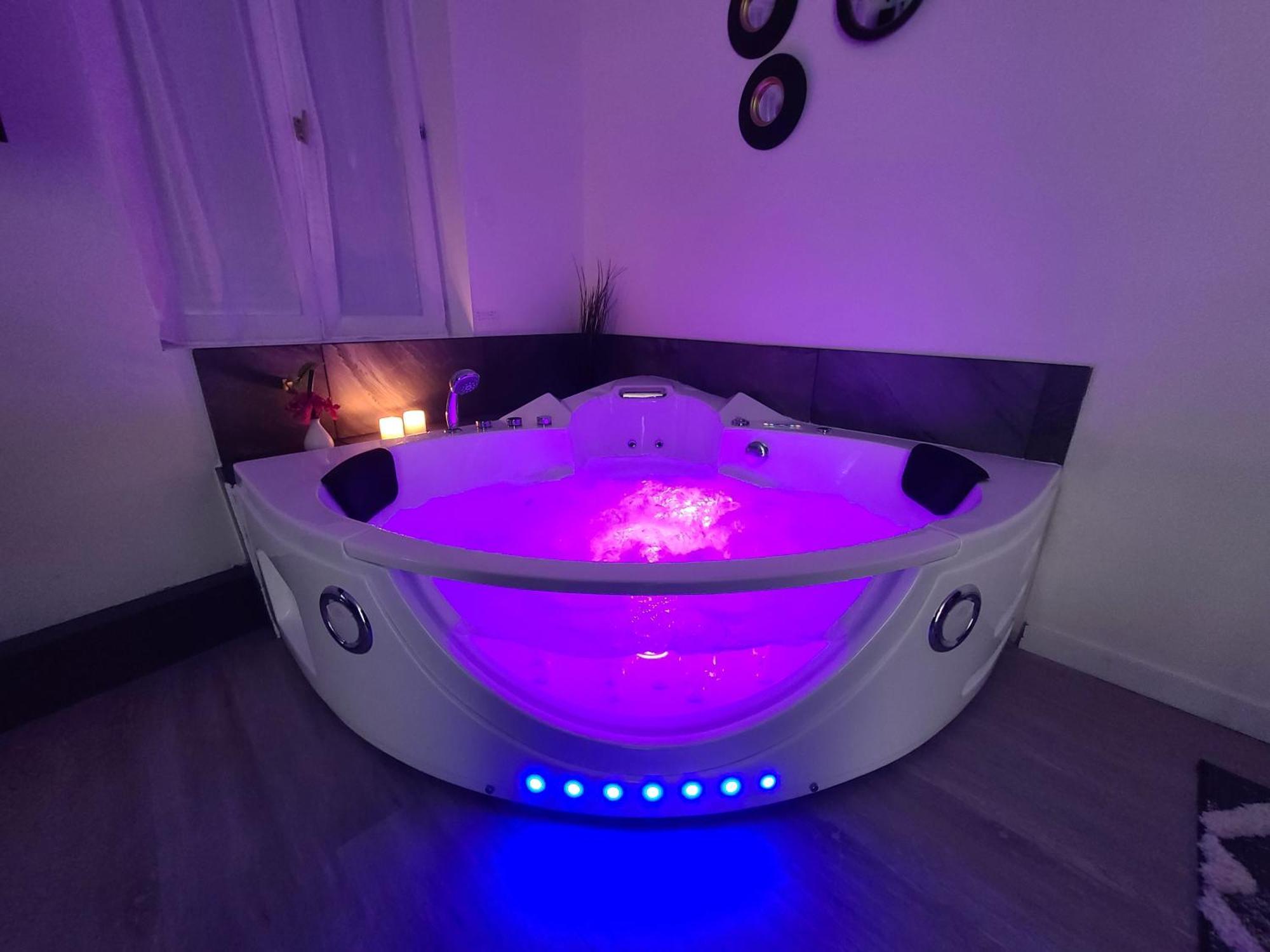 Suite Romantique Jacuzzi Мулен Экстерьер фото